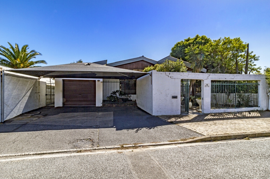5 Bedroom Property for Sale in Lochnerhof Western Cape